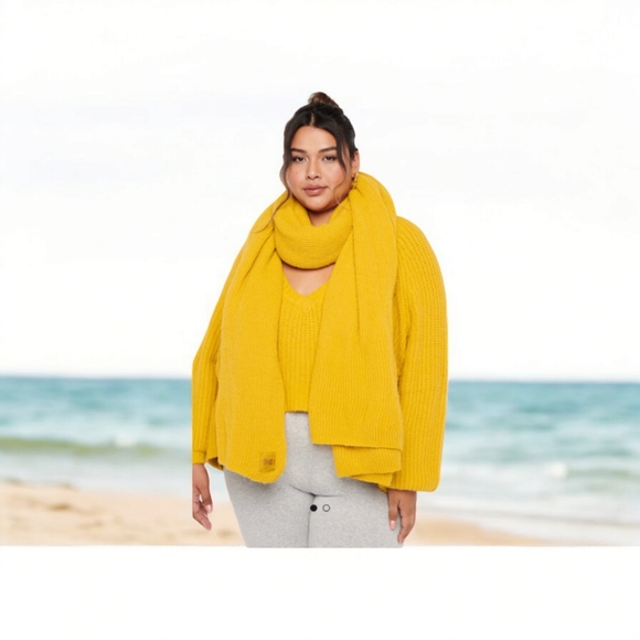 SAVAGE X FENTY FUZZ FIT KNIT SCARF- HONEYCOMB YELLOW ONE SIZE - Picture 1 of 8